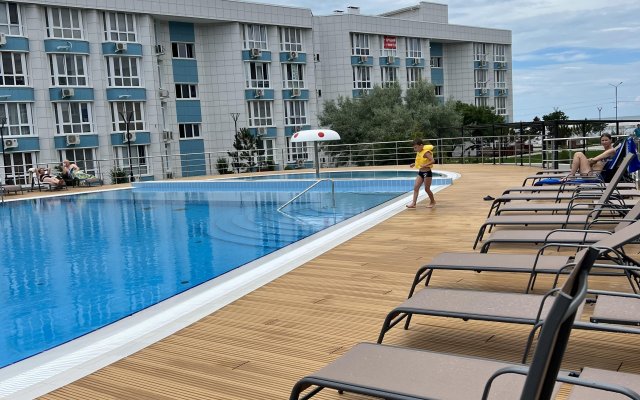 Admiralskaya Laguna Apartments