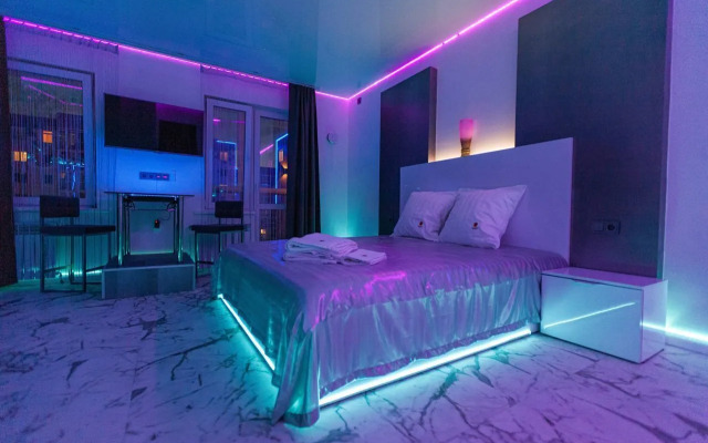 Studiya Neon Flat