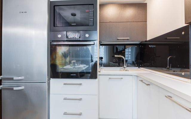 Апартаменты трехкомнатные на Меридианной