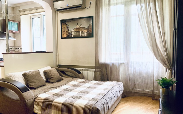 Uyutnaya Dvuhkomnatnaya Kvartira V Tikhom Tsentre Rostova-Na-Donu S Parkovkoy Flat