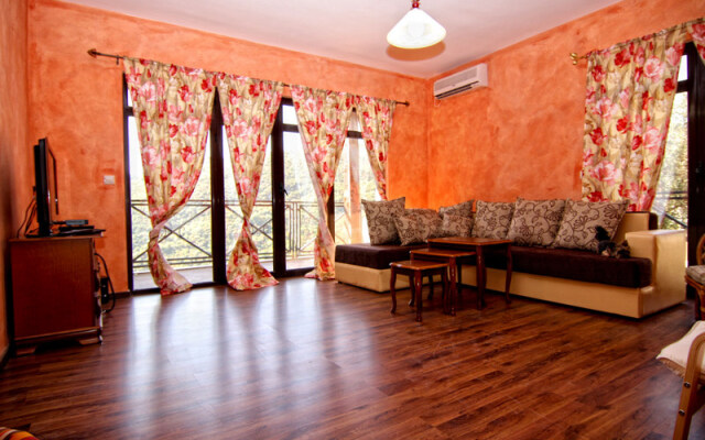 Astra2 Villa