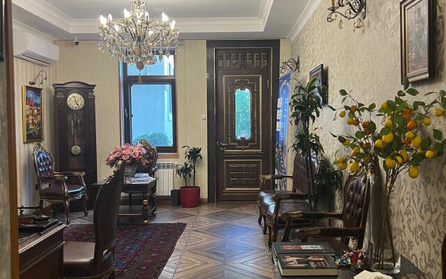 Royal Antique Butik-Hotel