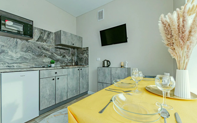 Na Yardem V Tikhom Meste Apartment