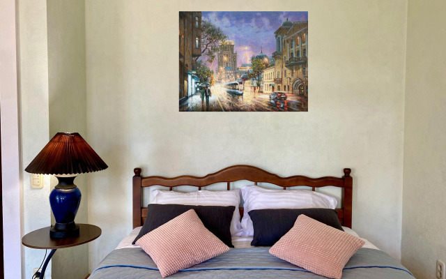 Апартаменты с французскими балконами на Чёрном озере