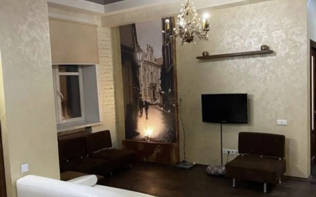 Supertsentr, Vokzal, Vorota Minska, 2kh-Komnatnye Apartments