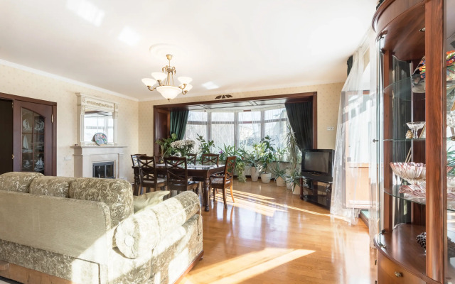 Bolshie Krasivye Naprotiv Kremlya Apartments