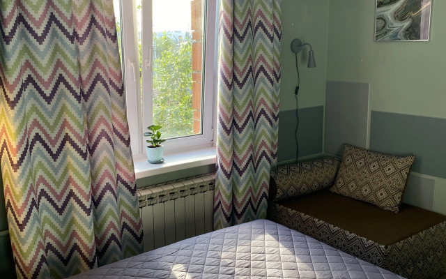 Komfortabelnie U Metro Okruzhnaya Apartments