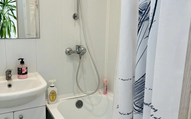 U Muzeya Yantarya Flat