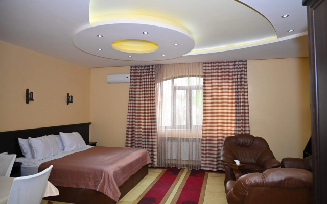 Mayisyan Kamurdj Hotel