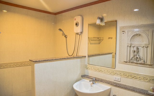 4 Palms Resort Hotel