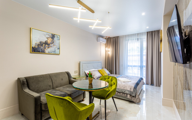 Lyuks v tsentre Sochi Apartments