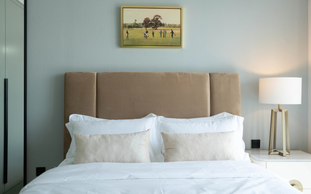 Апартаменты KeyRock Golf Gate | Stylish Retreat + Pool & Gym