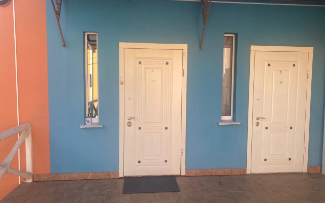 Апартаменты Уютная студия возле моря