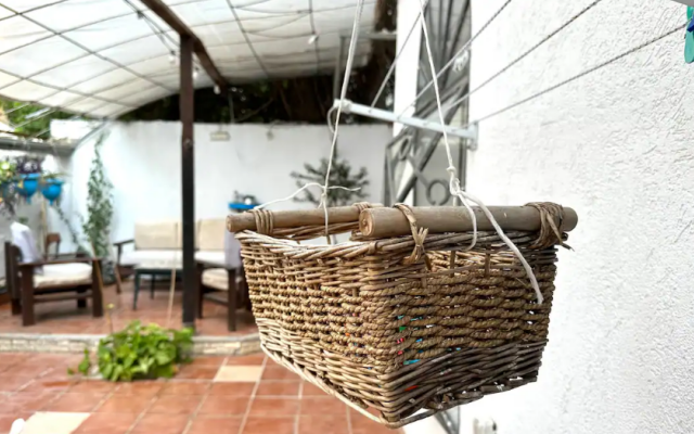 Vintazhnye S Odnoy Spalney I S Bolshim Patio Apartments