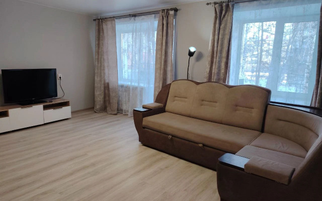 Квартира Просторная двухкомнатная квартира рядом с дк распадским