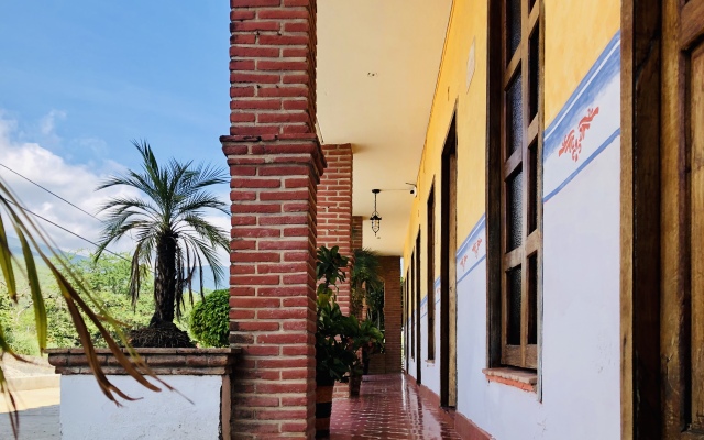 Camino Viejo Rotamundos Hotel