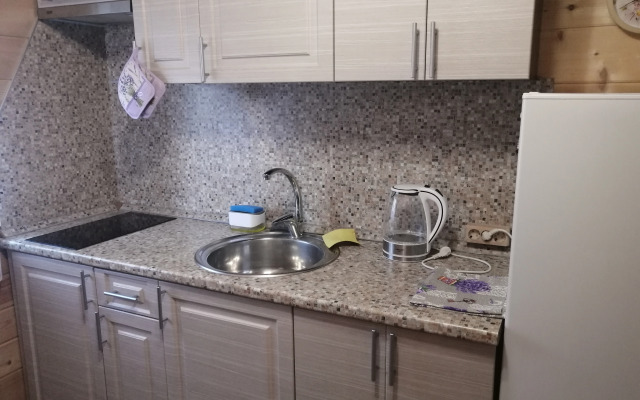 Частный дом у Яблоньки