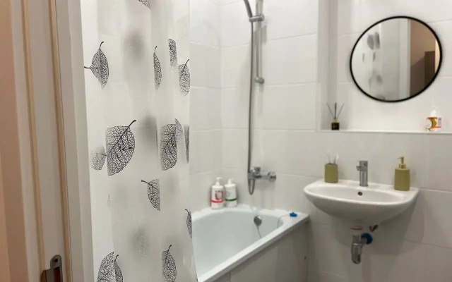 Krasivaya Yevrodvushka S Balkonom Flat