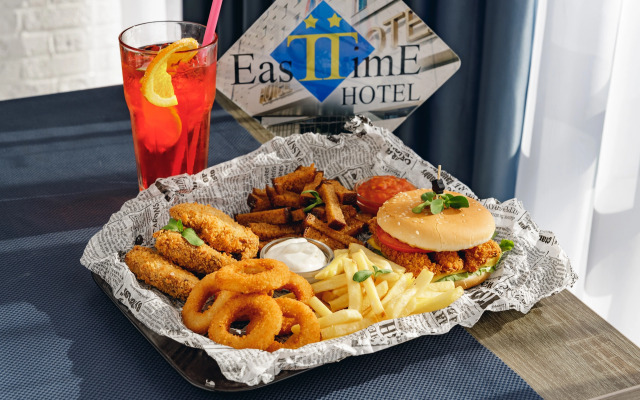 Hotel East Time