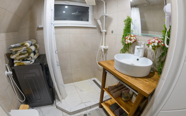 Частный дом дом у озера с чаном и баней