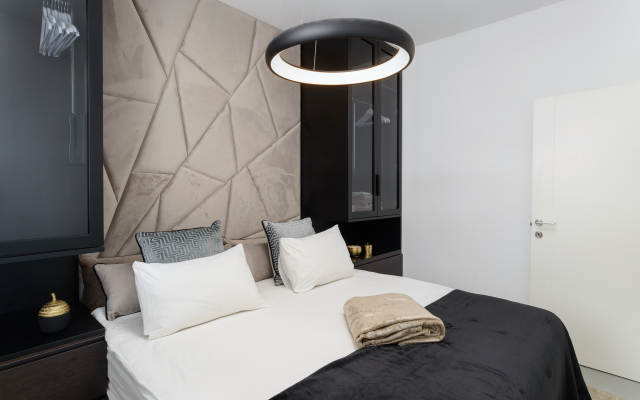 High End & City View by FeelHome