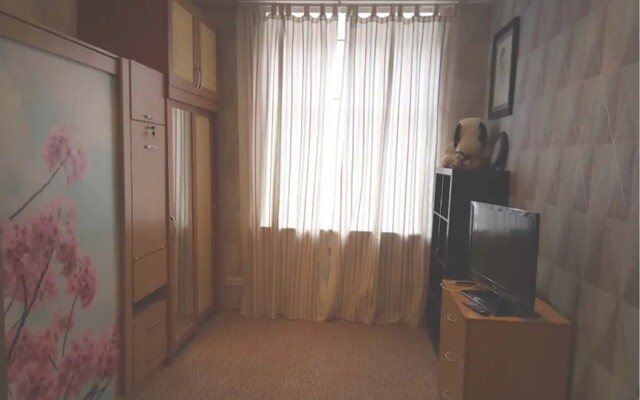 U Mosta Aleksandra Nevskogo Flat