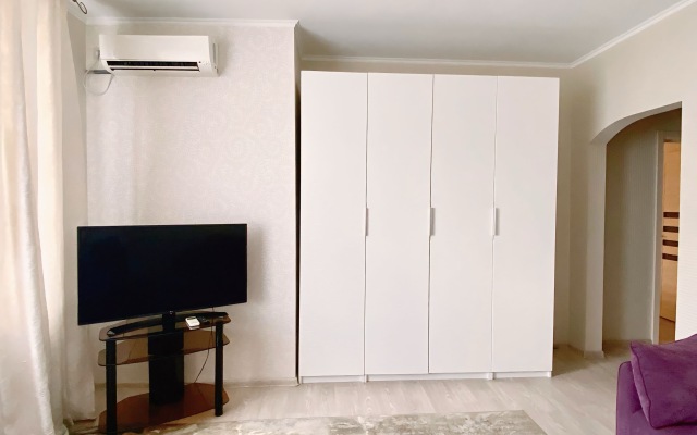 Na Chistopolskoy Flat