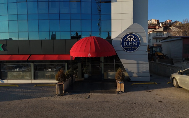 Отель Ren Business