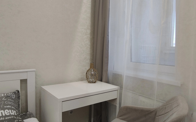 Studiya U Zh/d Vokzala Na 31 Etazhe Flat