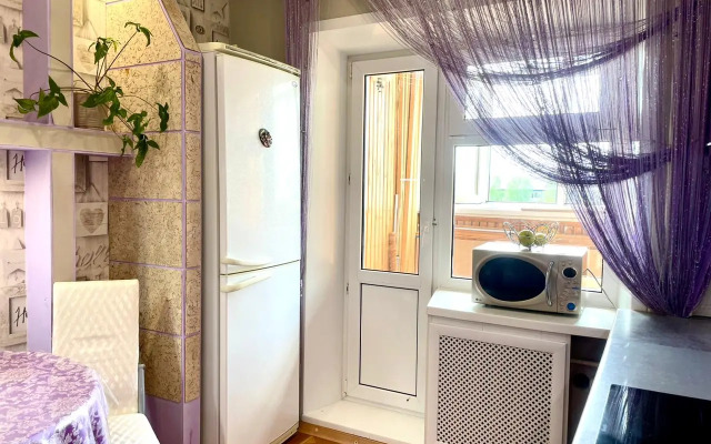 Komfortnaya 2kh-Komnatnaya Kvartira Flat
