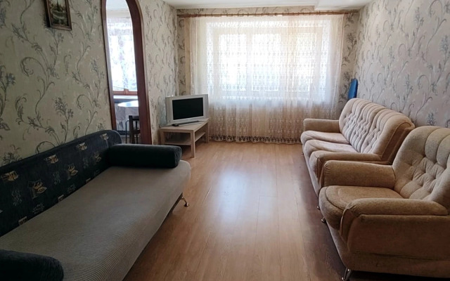 UYUT Na Ulitse Bratiev Kadomtsevyih Apartments