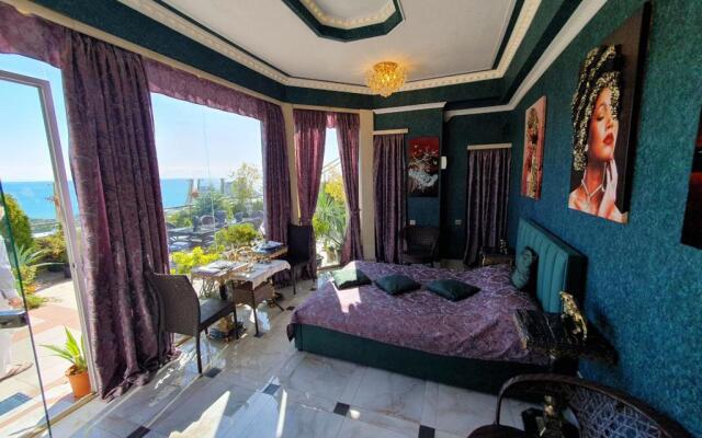 Апартаменты Студия С Бассейном В Самом Центре Сочи