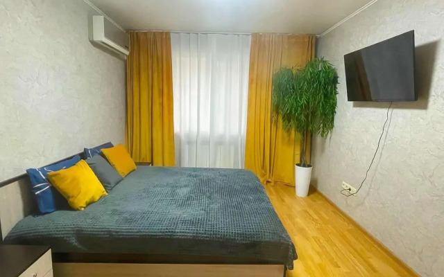 Yevgeniya Zolotukhina 19 Flat