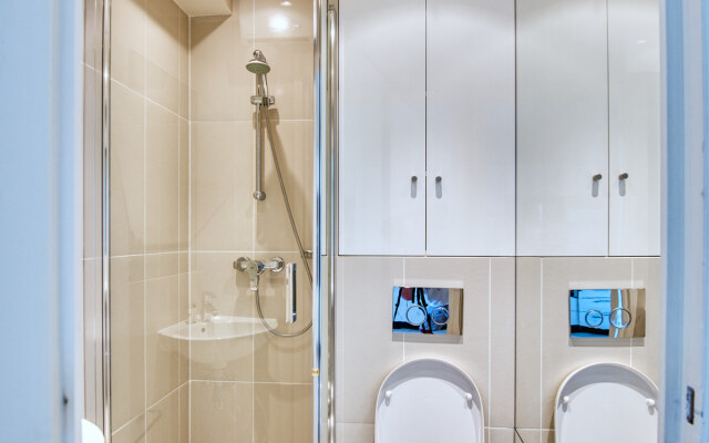 Luxurious 2BD W/seaview In Cap D'antibes Apartments