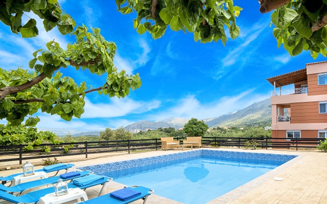 Aqua Mare Villa Heated Pool