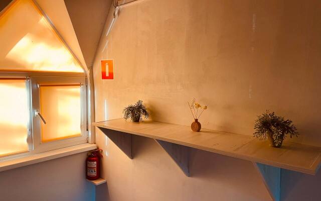 ZyobraHouse Hostel