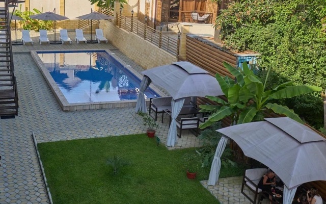 Tali on Dermanovskogo 42 Guest House