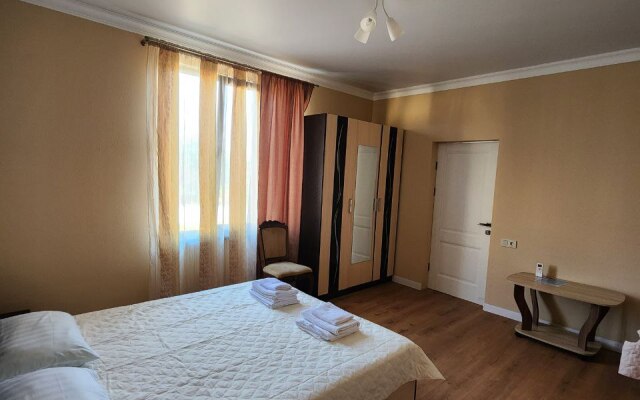 Liana Guesthouse