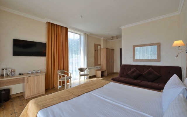 GrandShale Hotel