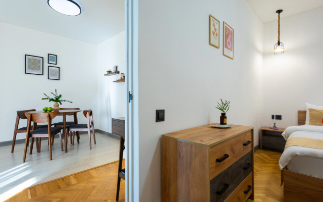 KeyGo #0148 1 Bedroom Design near Saryan Street Apartments