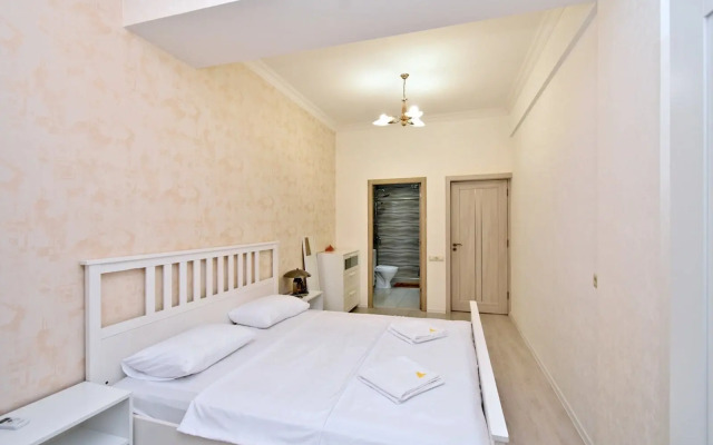 3-komn. na prospekte Mashtotsa, ryadom s Opernyim teatrom, MA331 Flat