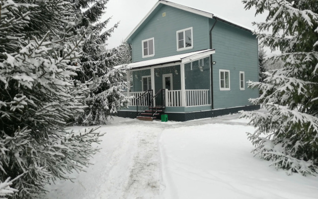 Chastnyij Dom s Verandoj i Saunoj Private House