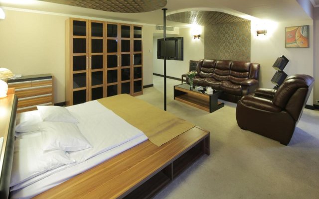 Nairi Hotel