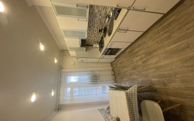 Naprotiv Muzeya Mirovogo Okeana Flat