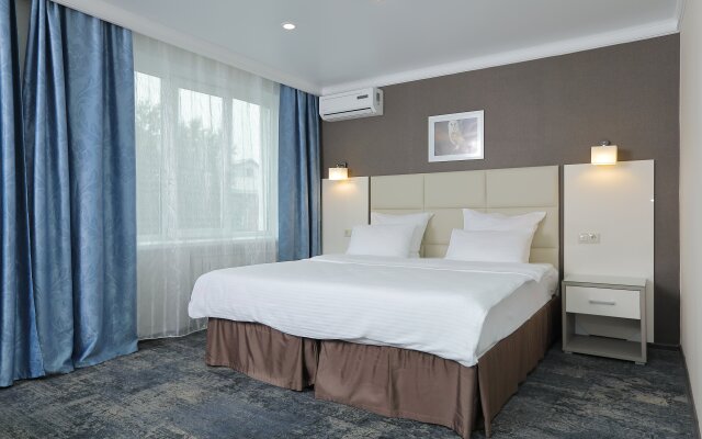 Snowy Owl Hotel