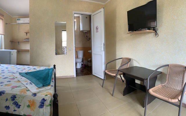 7 Palm Apartments