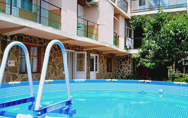 Gostevoy Dom Oazis Na Fruktovoy Guest House