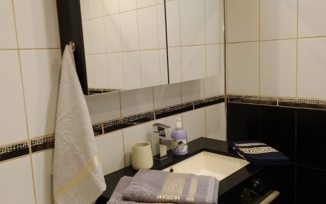 Uyutnaya 2-komnatnaya s dzhakuzi Flat
