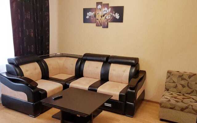 V Tsentre Goroda Apartments