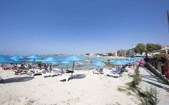 Tuntas Beach Hotel Altinkum